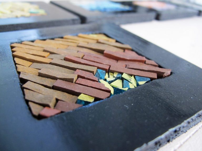 Série de 6 tableaux en grès